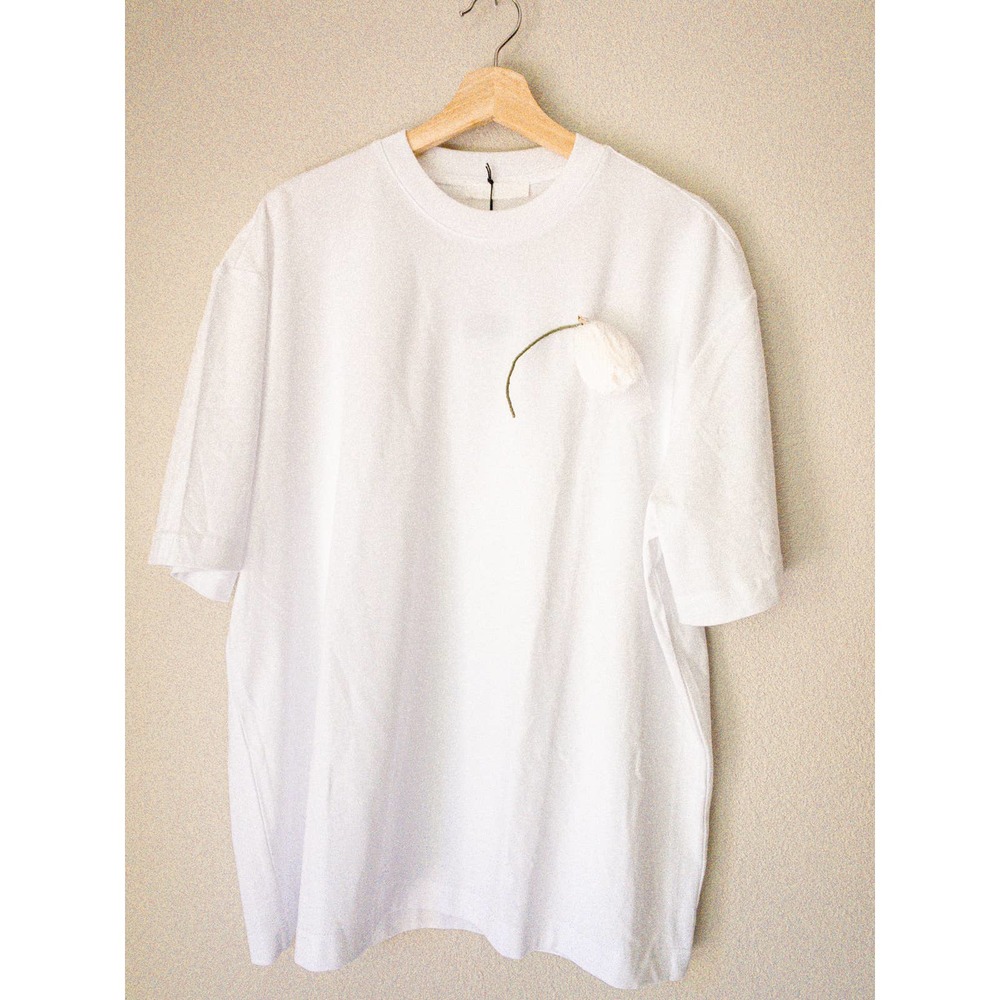 H&M Flower -Brooch T-Shirt. Conscious Exclusive.